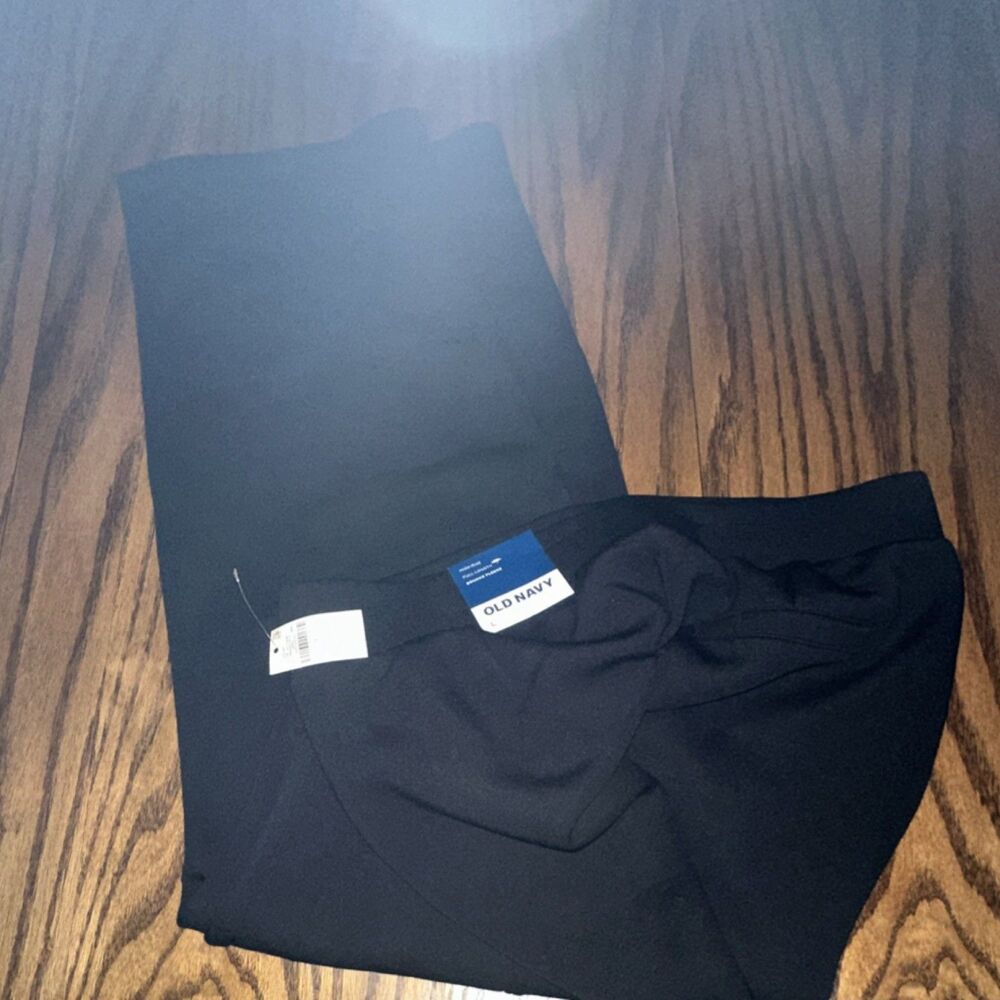 Old Navy Women's High-Rise Fleece Sweatpants Black Breathable Recycled Material